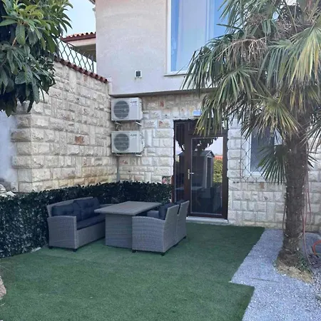 Ela דירה *